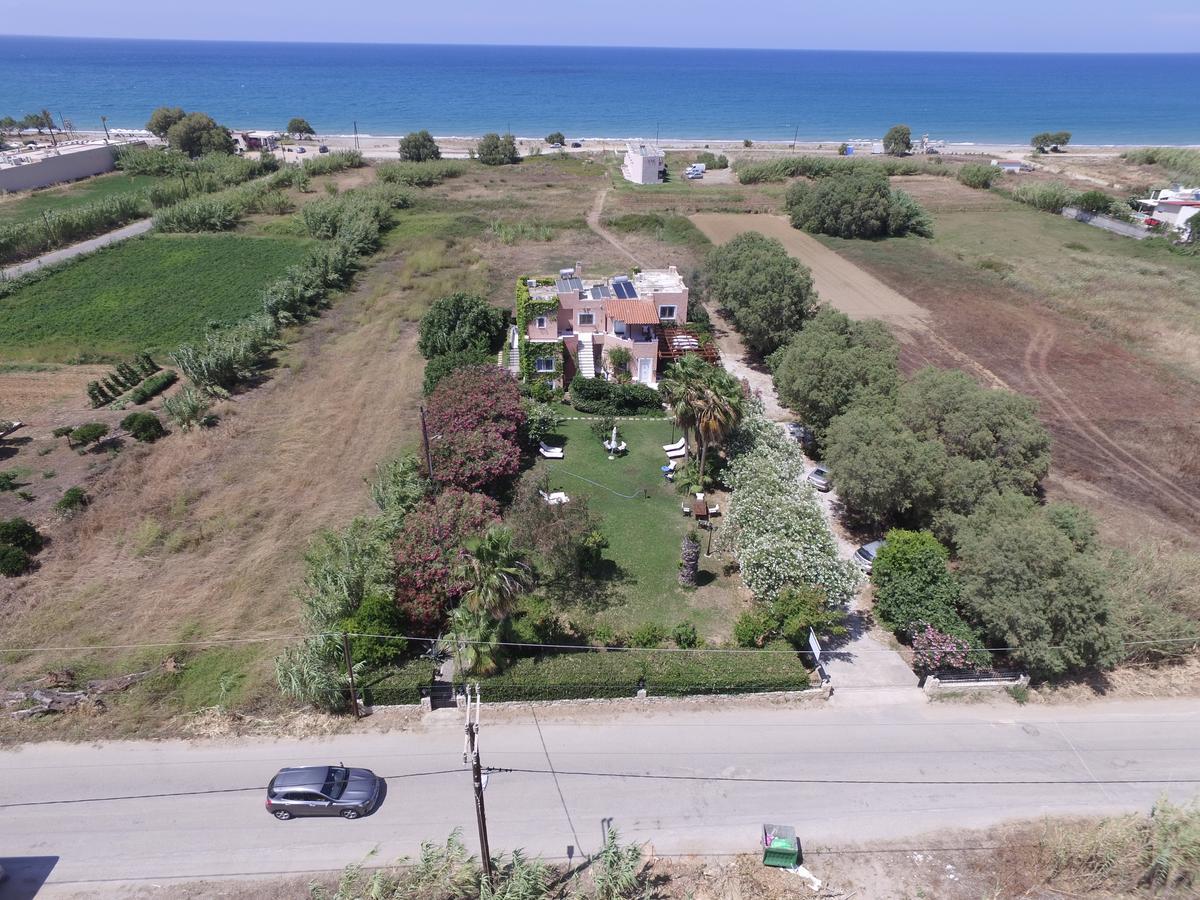 Villa Fleria Seaside Studios & Apts Gerani  Exterior photo